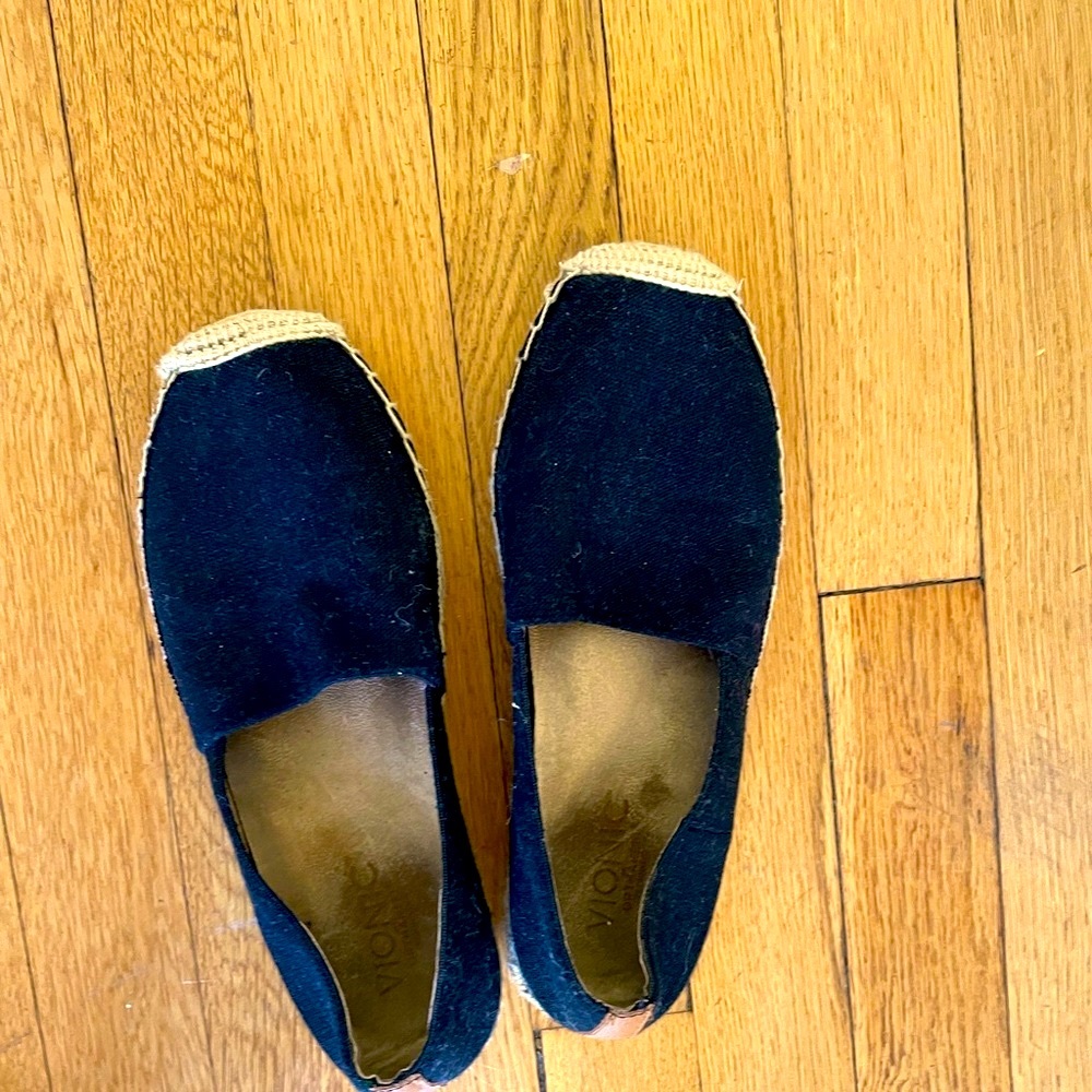 Vionic Black Coast Valeri Espadrilles Flats